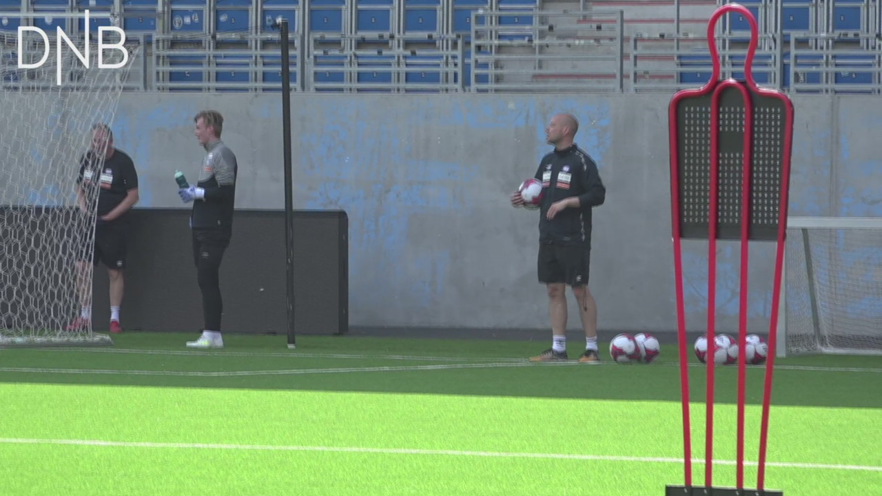 - Nå er det action, og det liker vi